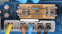 vk.sabre 35he.pcb b version con cn1.gif